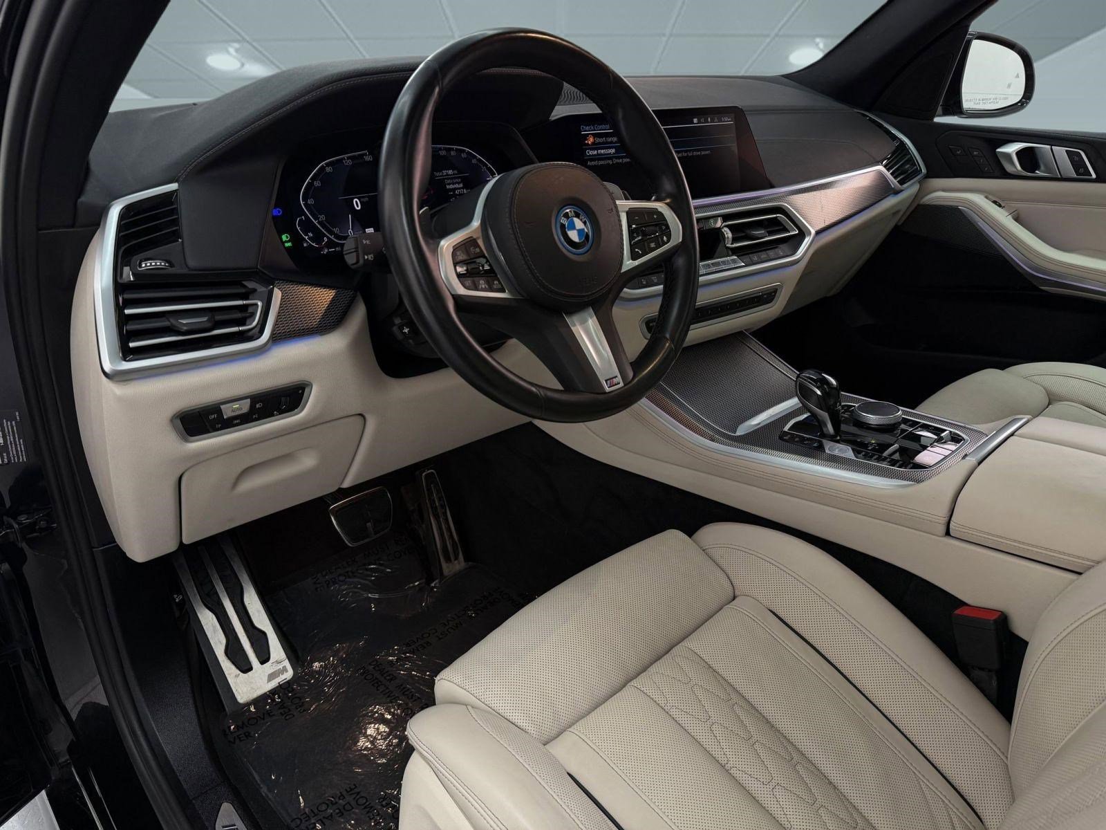 Used 2022 BMW X5 xDrive45e w/ M Sport Package AWD/4WD image 4