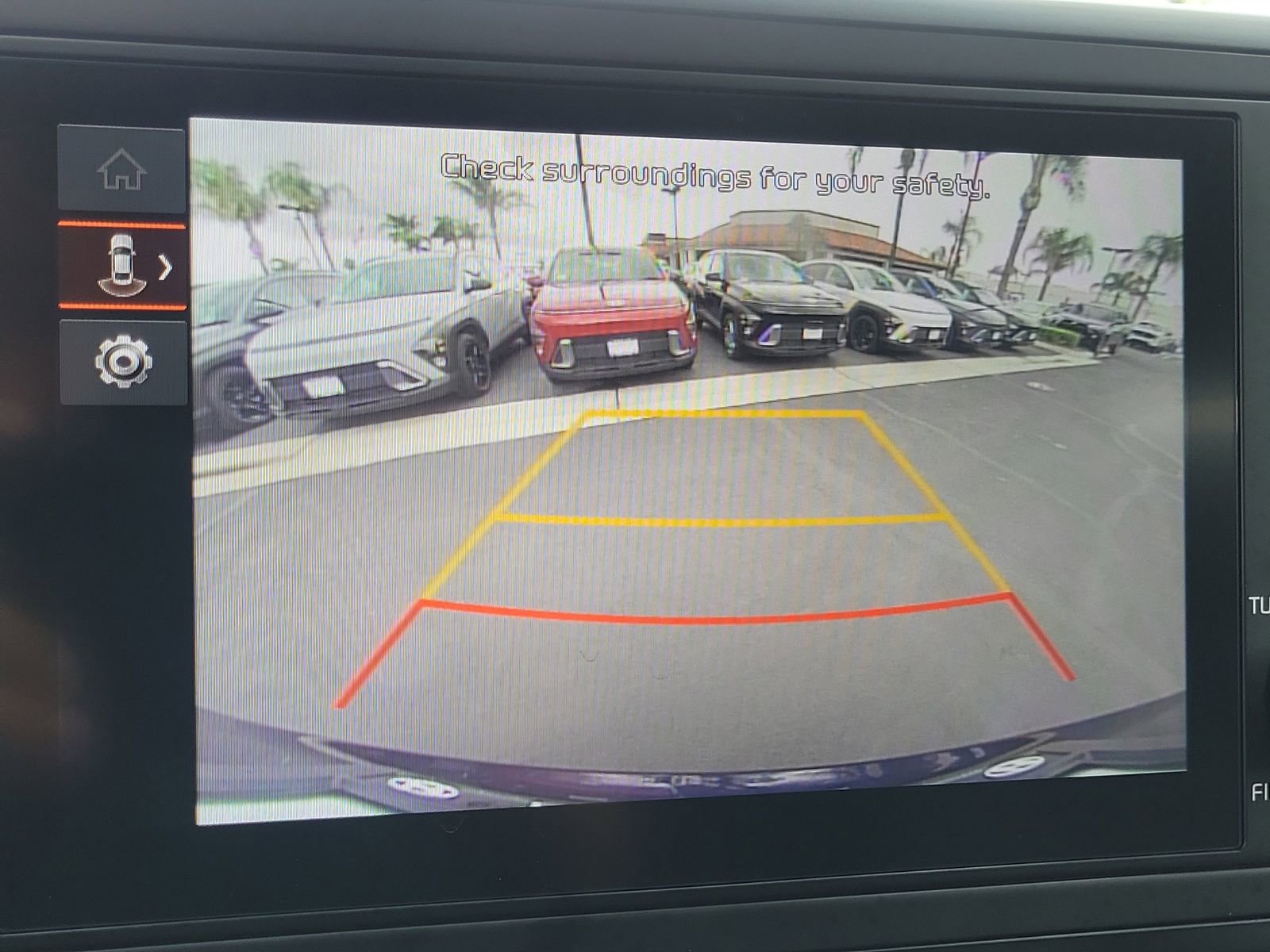 Used 2024 Kia Carnival LX FWD image 14