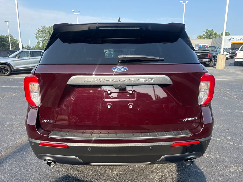 Used 2023 Ford Explorer XLT w/ Equipment Group 202A AWD/4WD image 9