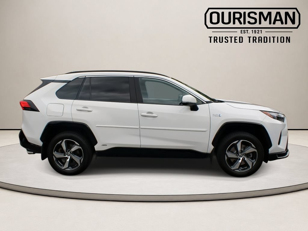 Used 2022 Toyota RAV4 SE w/ Weather & Moonroof Package AWD/4WD image 10