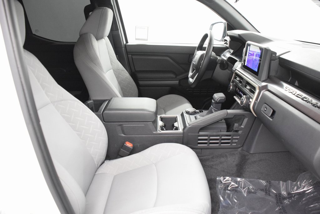 Used 2025 Toyota Tacoma SR5 image 15