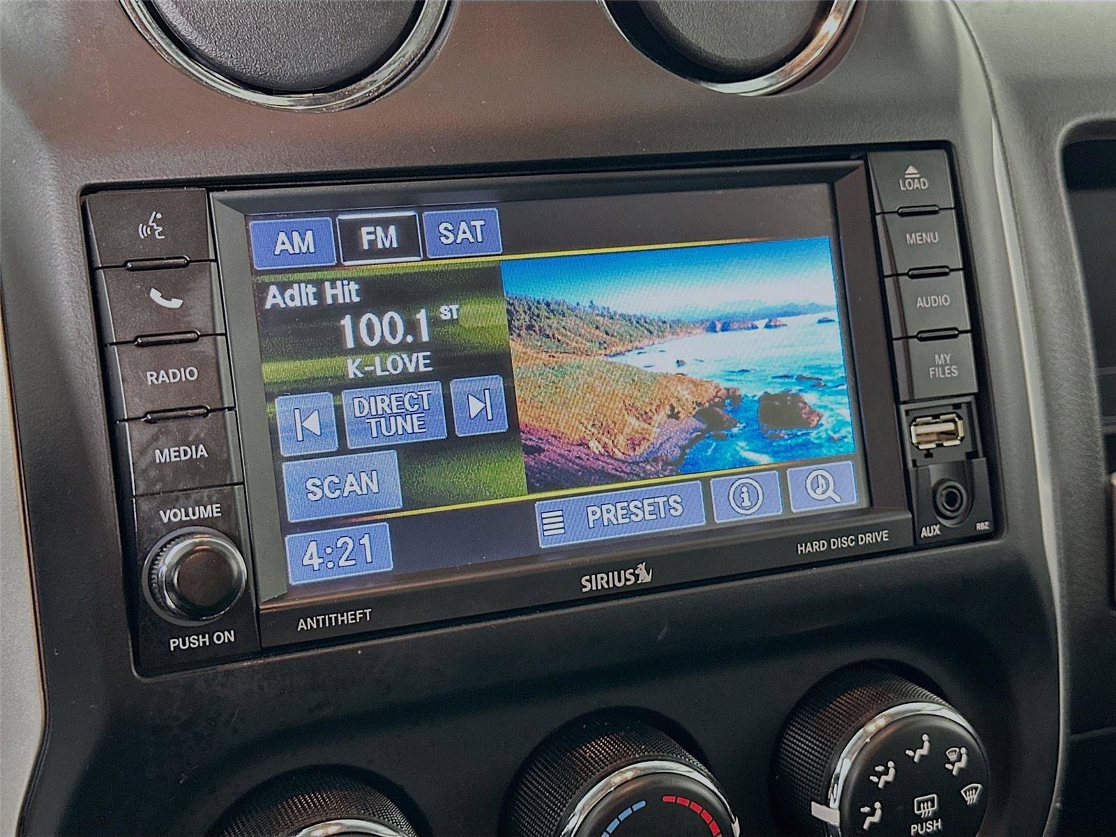 Used 2014 Jeep Compass Latitude w/ Premium Sound Group FWD image 6