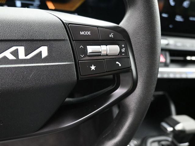 Used 2025 Kia K4 LXS image 7