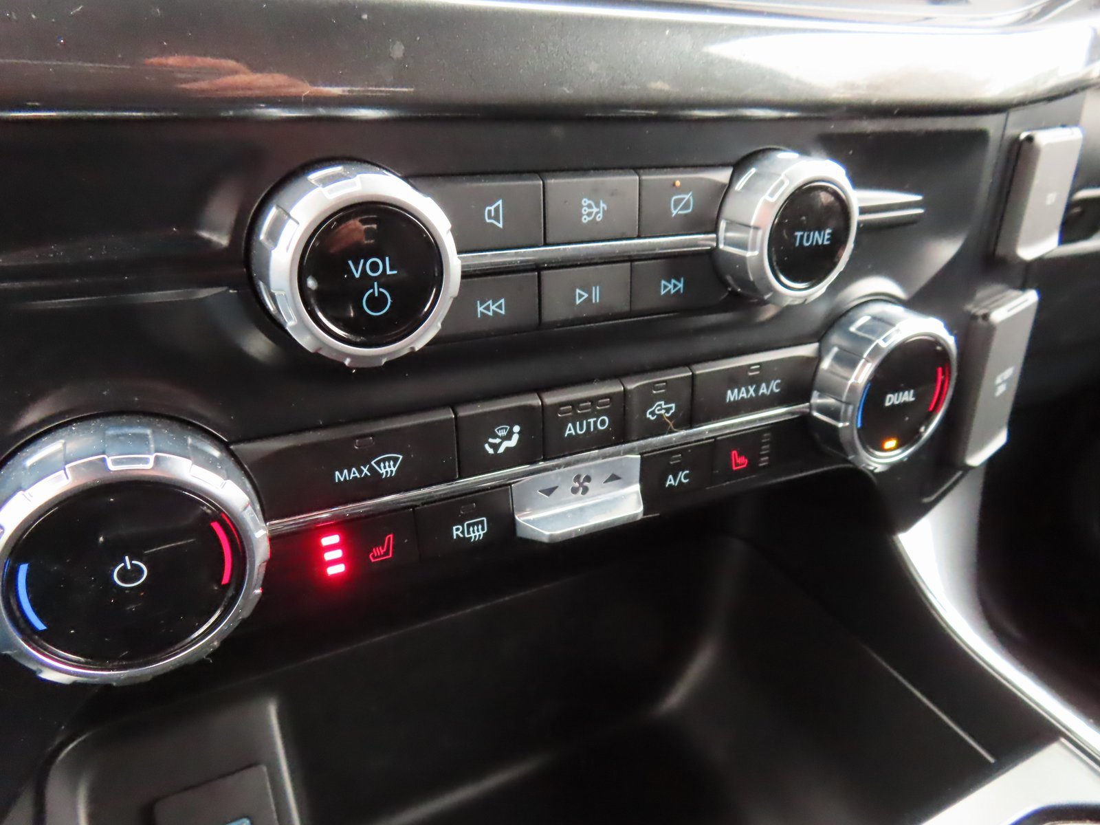 Used 2023 Ford F150 XLT w/ Equipment Group 302A High image 29