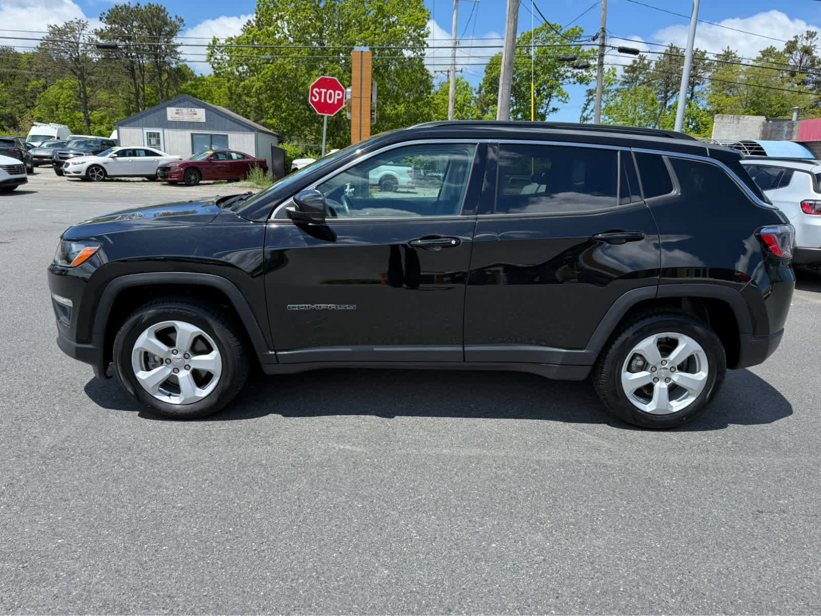 Used 2021 Jeep Compass Latitude w/ Sun and Sound Group AWD/4WD image 4