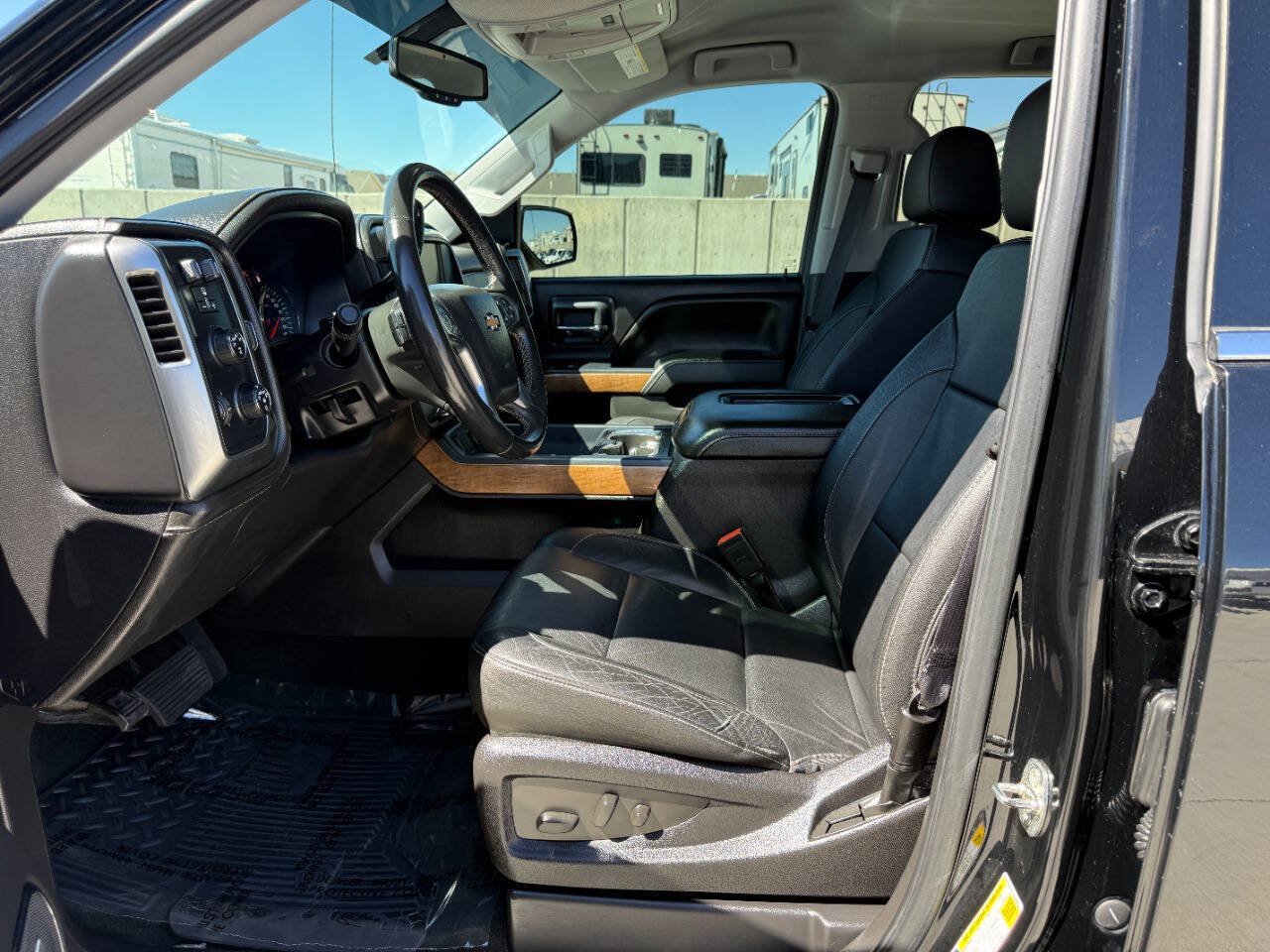 Used 2016 Chevrolet Silverado 1500 LTZ w/ LTZ Plus Package AWD/4WD image 20