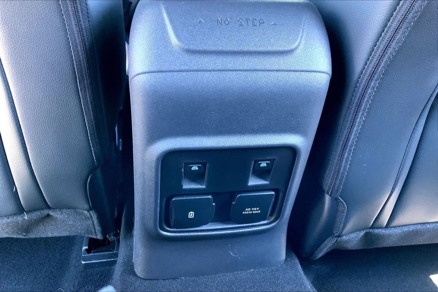 Used 2024 Ford Bronco Outer Banks AWD/4WD image 34