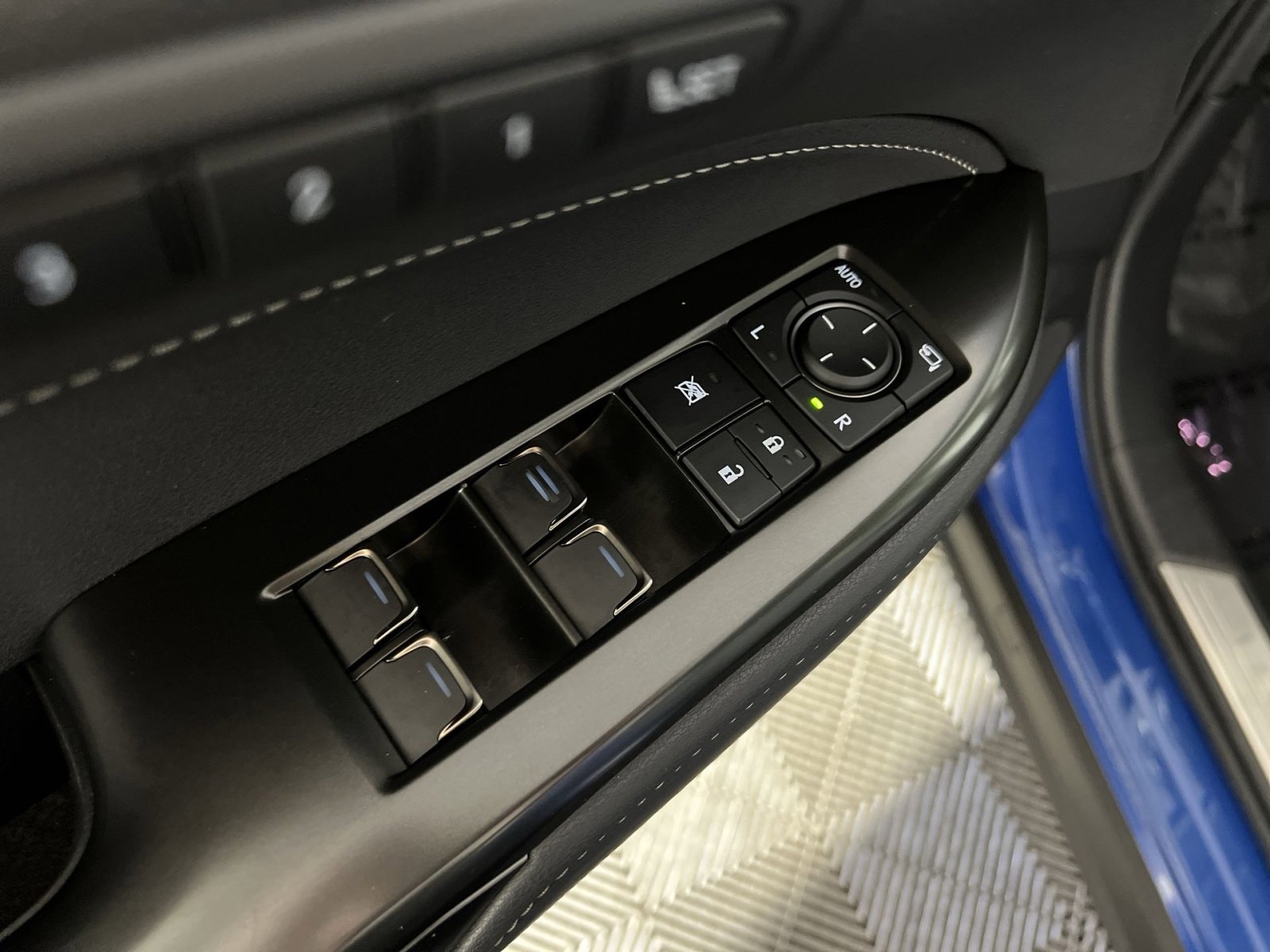 Used 2024 Lexus NX 350h AWD image 15