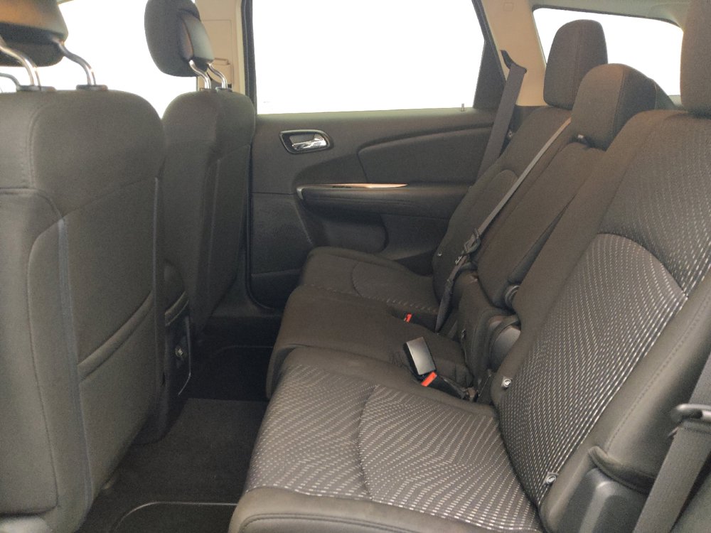 Used 2019 Dodge Journey SE FWD image 18