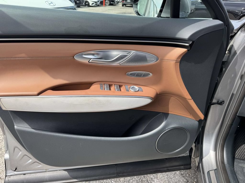 Certified 2026 Genesis GV70 2.5T Advanced AWD/4WD image 17