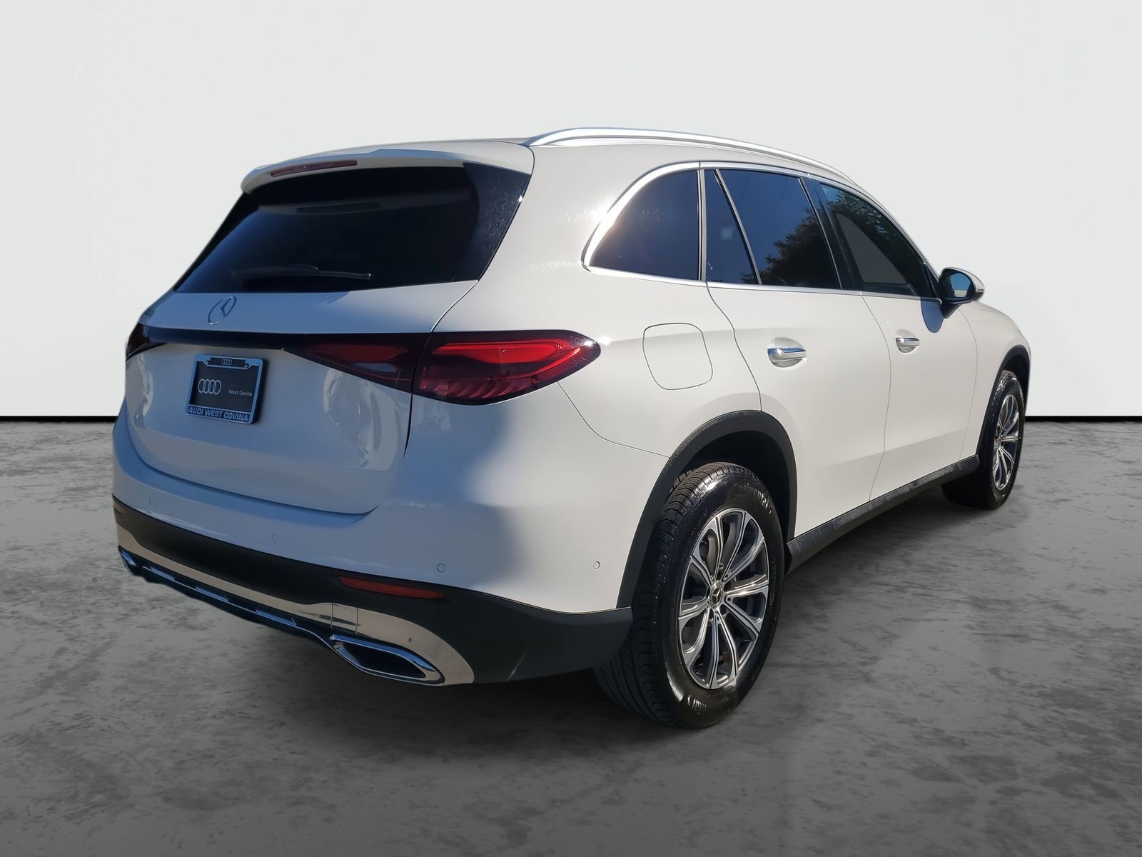 Used 2024 Mercedes-Benz GLC 300 image 4