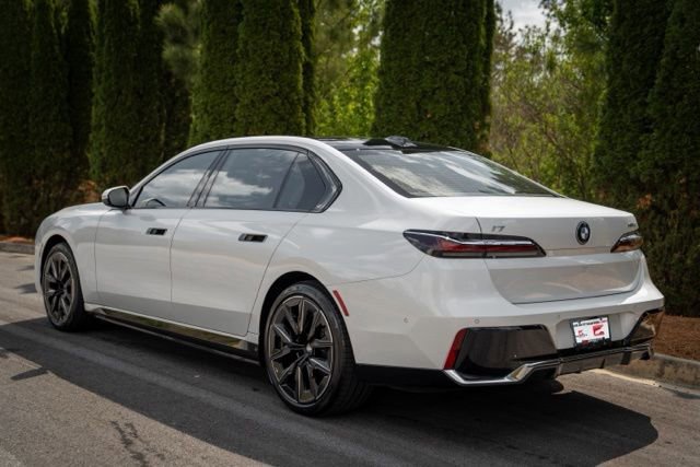 Used 2023 BMW i7 xDrive60 w/ Executive Package 2 image 15