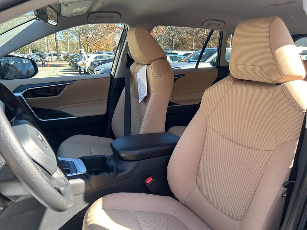 New 2025 Toyota RAV4 LE image 3
