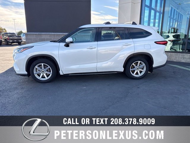 Used 2020 Toyota Highlander XLE AWD/4WD image 4
