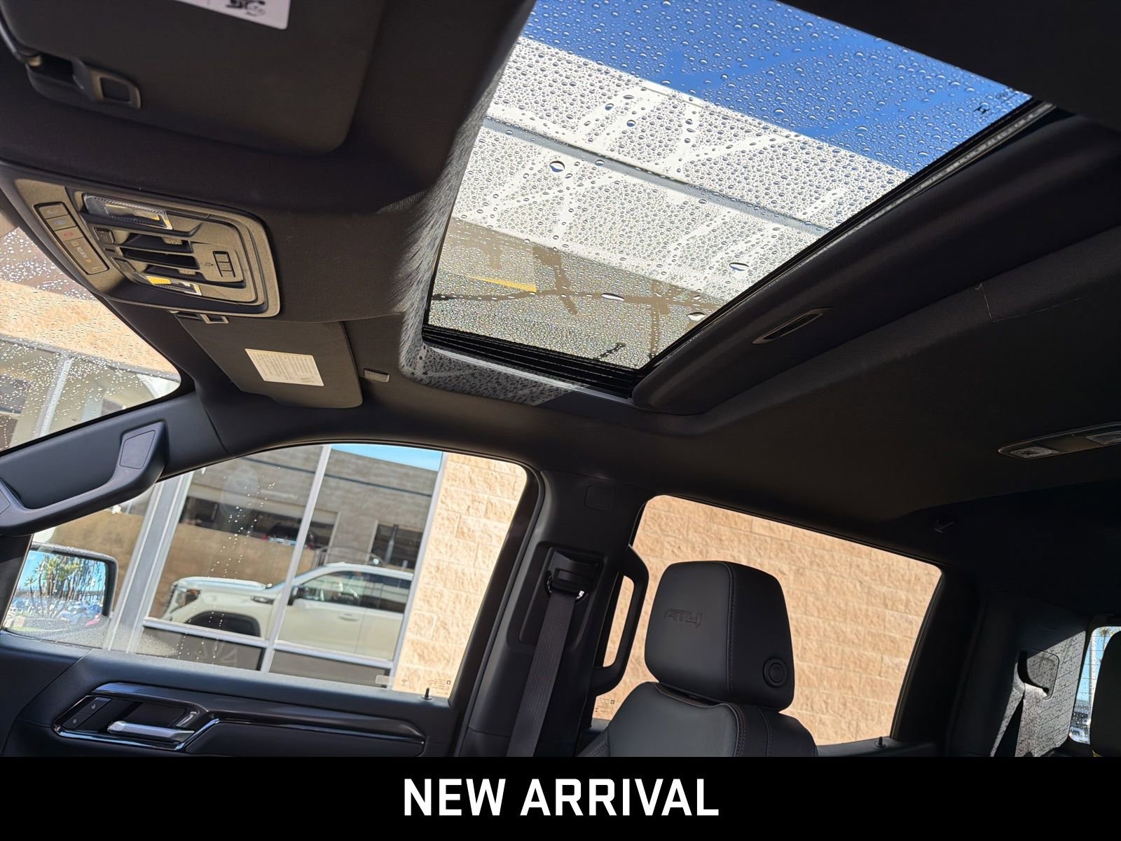 Certified 2025 GMC Sierra 1500 AT4 w/ AT4 Premium Package image 11