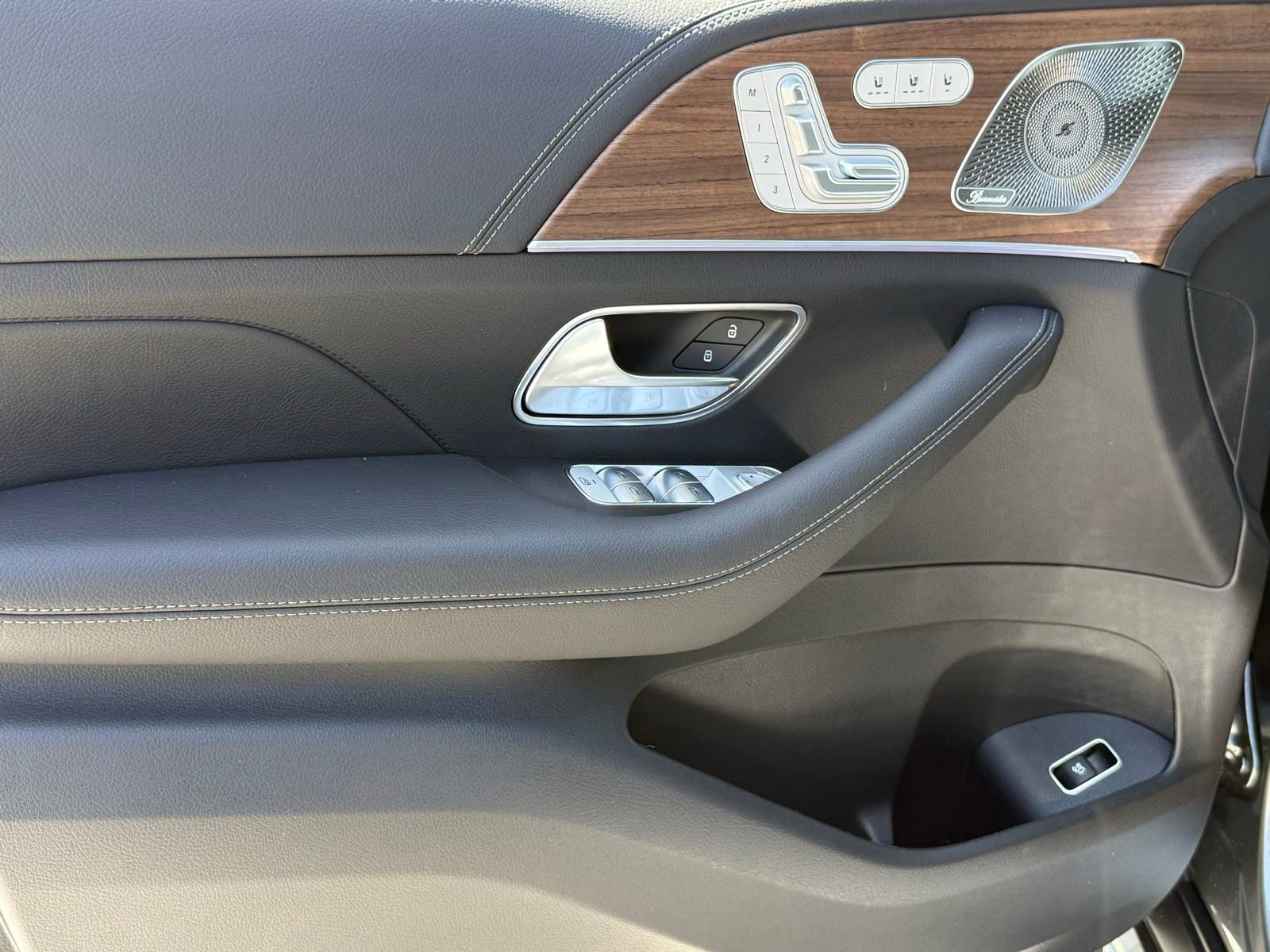New 2026 Mercedes-Benz GLS 580 4MATIC image 15