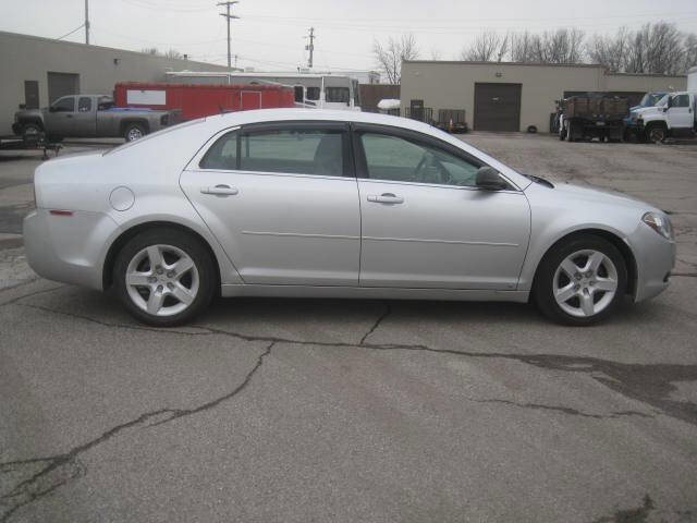 Used 2010 Chevrolet Malibu LS image 4