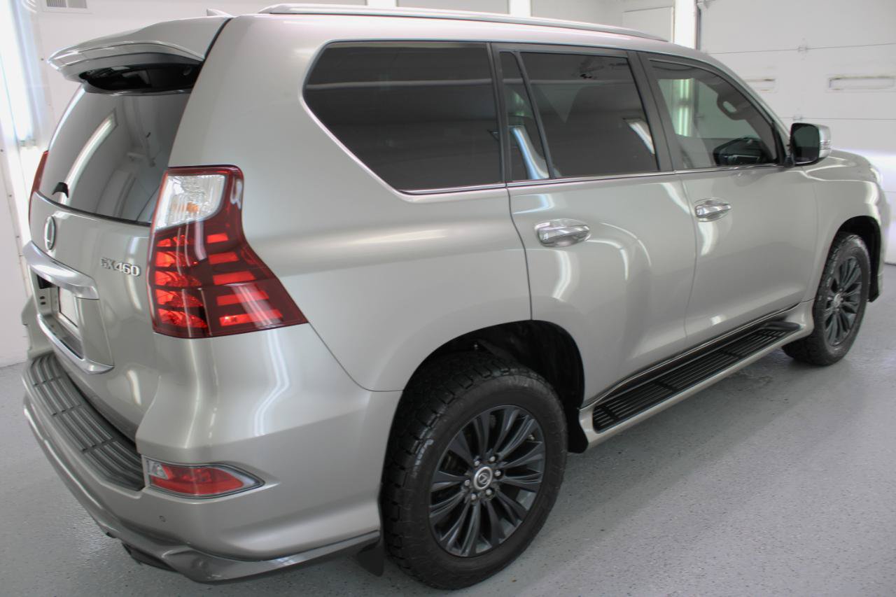 Used 2022 Lexus GX 460 Premium w/ Accessory Package AWD/4WD image 10