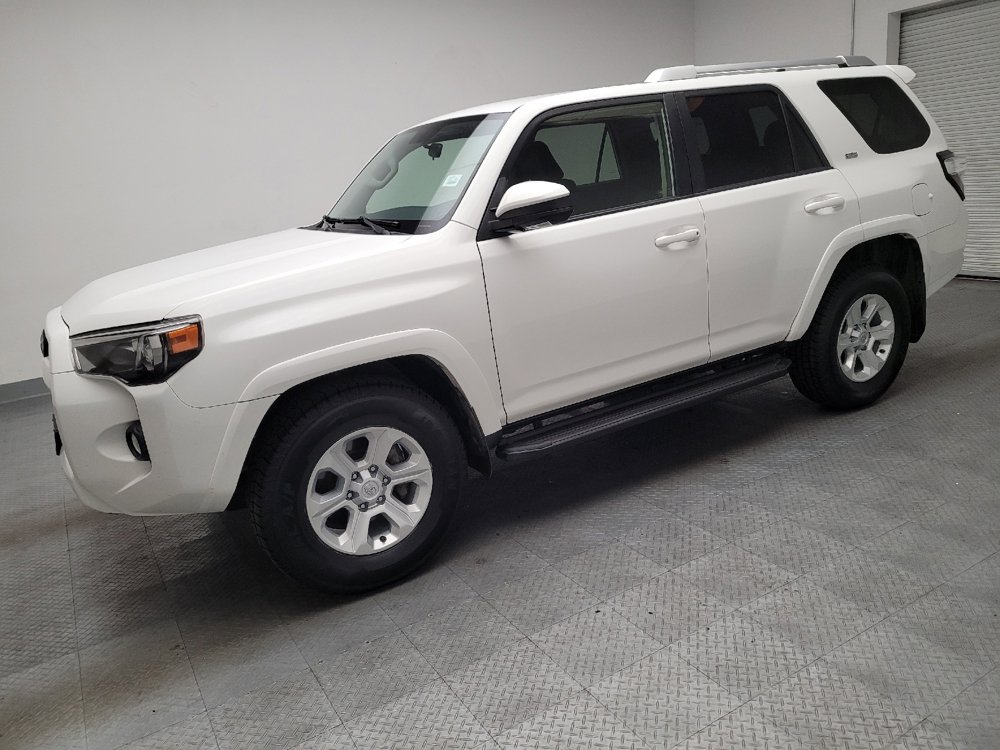 Used 2018 Toyota 4Runner SR5 RWD image 2