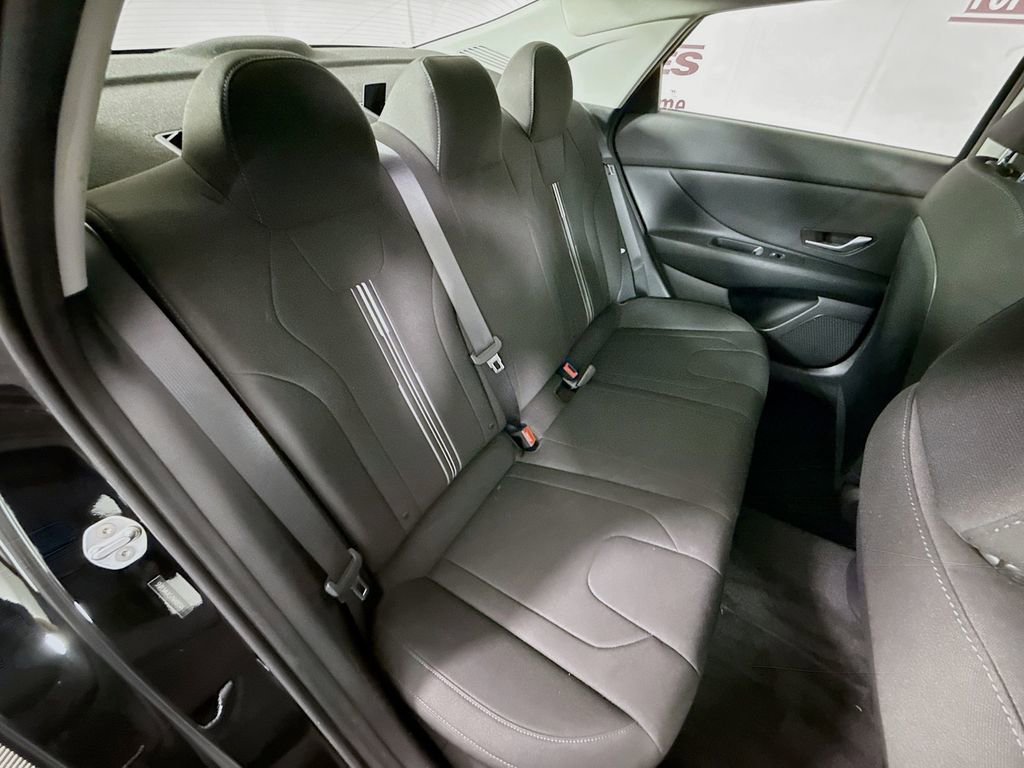 Certified 2022 Hyundai Elantra SEL w/ Cargo Package image 28