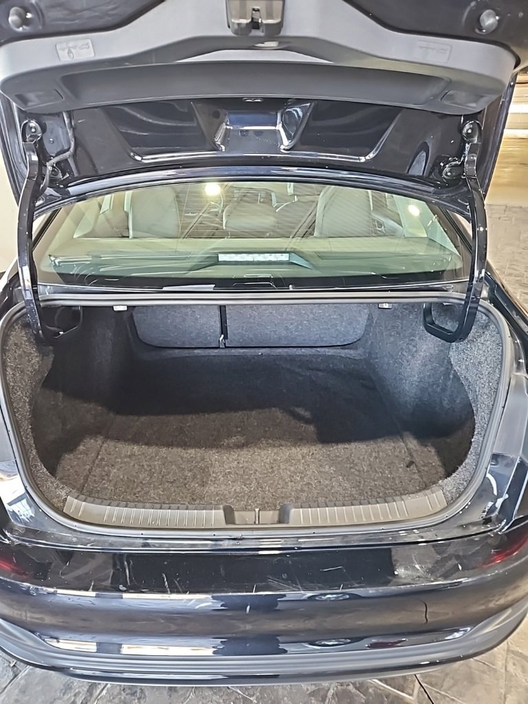 Used 2024 Volkswagen Jetta SE image 17