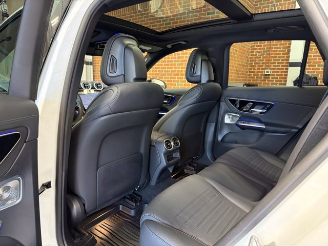 Used 2025 Mercedes-Benz GLC 300 4MATIC image 24
