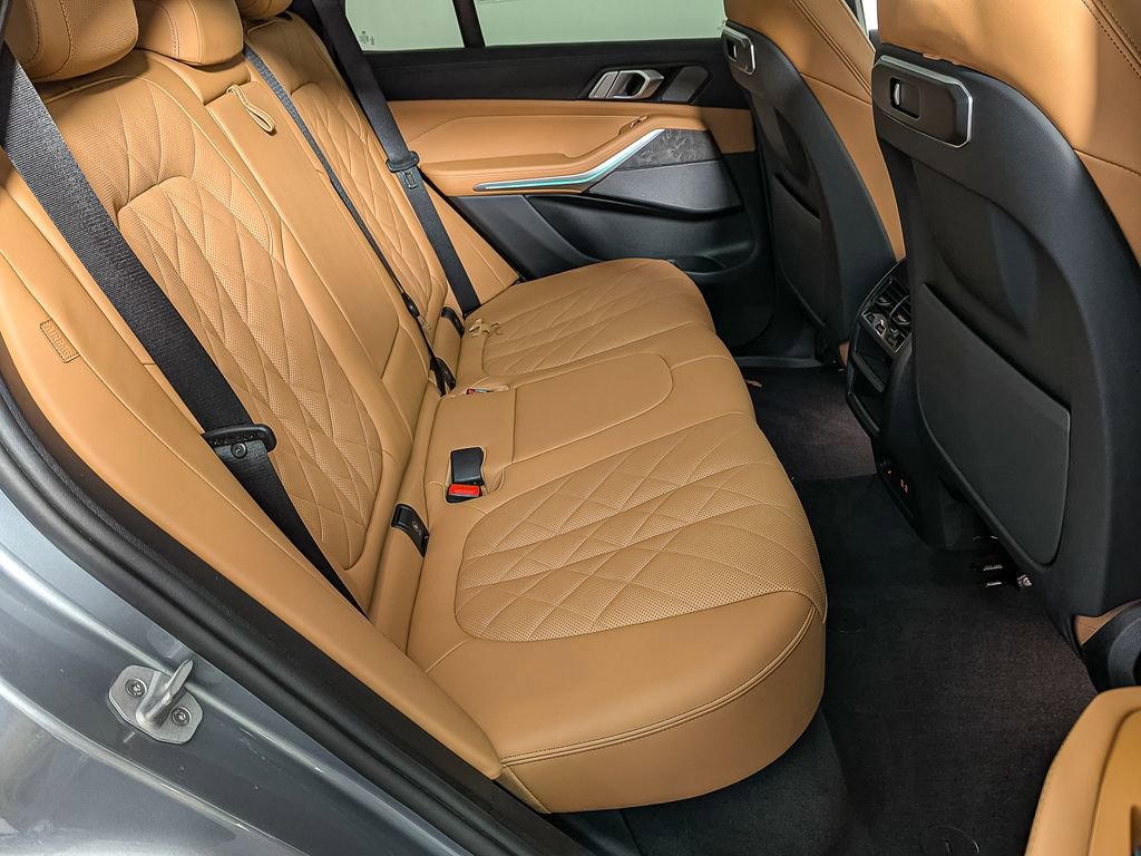 Used 2025 BMW X5 xDrive50e w/ Premium Package image 39