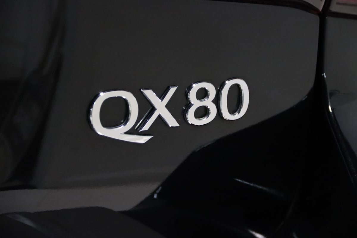 Used 2024 INFINITI QX80 Sensory AWD/4WD image 14