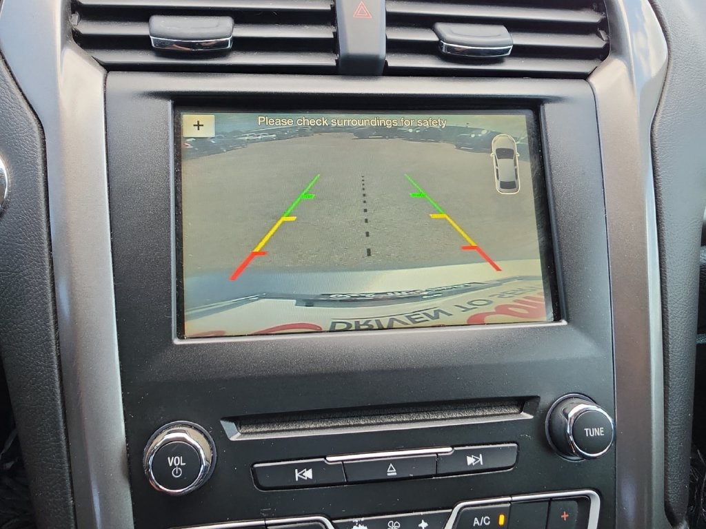 Used 2017 Ford Fusion SE w/ Fusion SE Technology Package FWD image 18