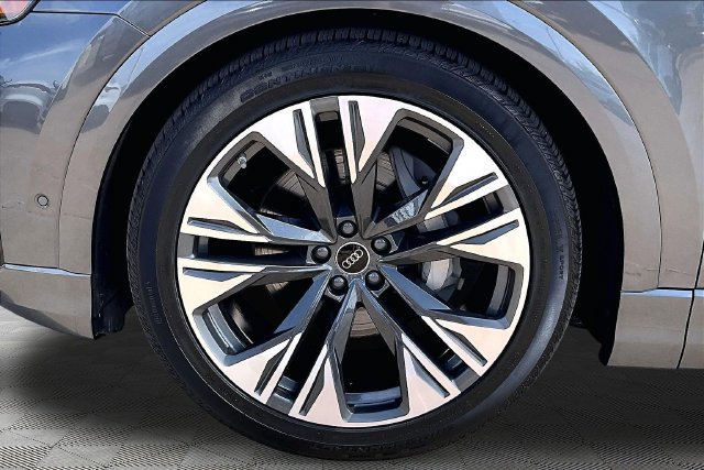 Used 2026 Audi Q8 Prestige w/ Prestige Package AWD/4WD image 8
