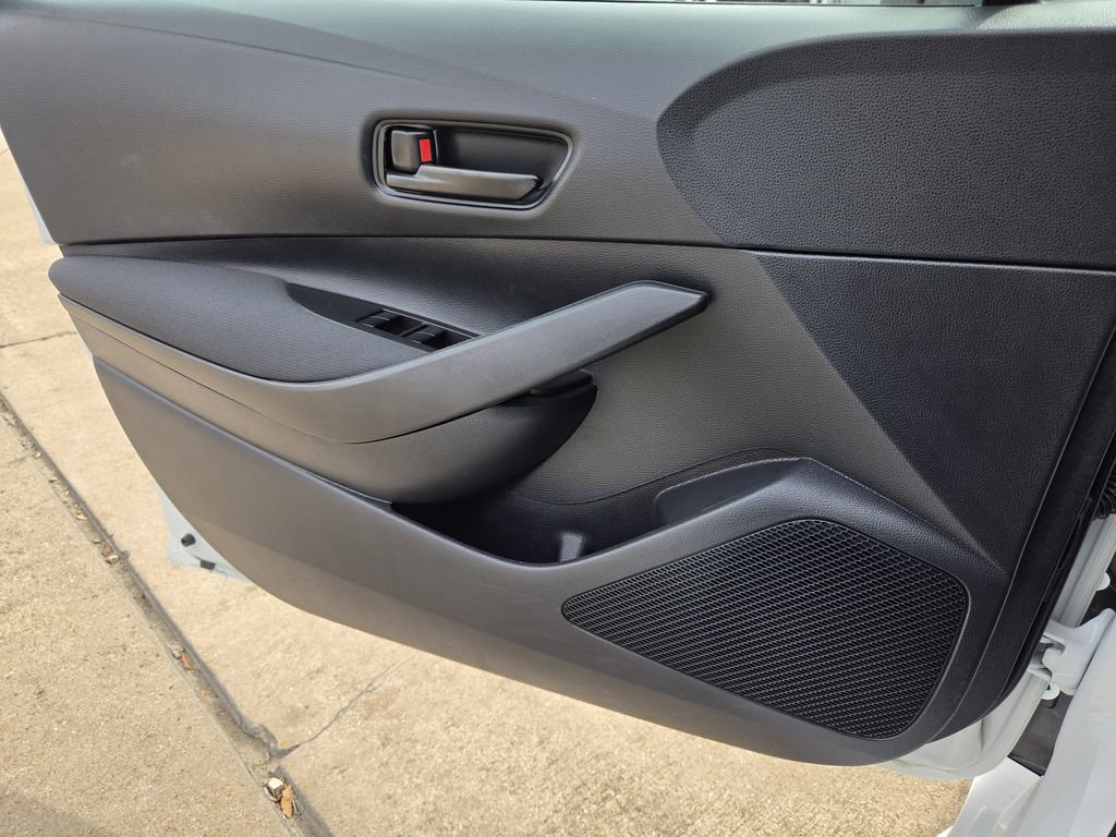 Used 2026 Toyota Corolla LE FWD image 25