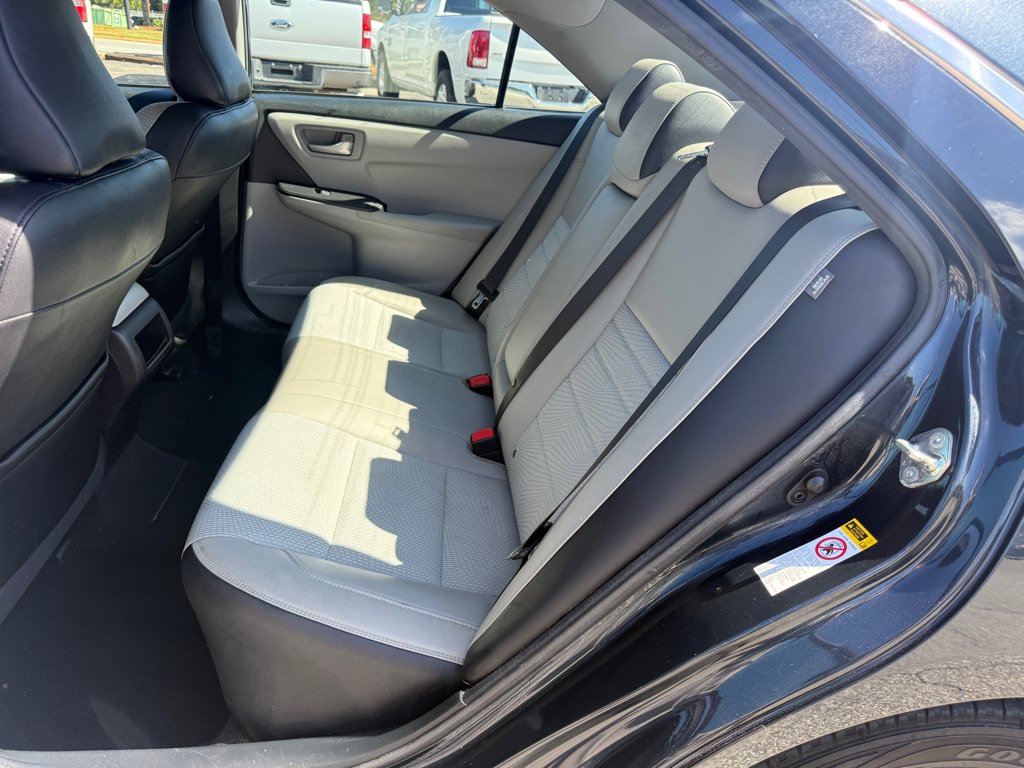Used 2017 Toyota Camry SE FWD image 13