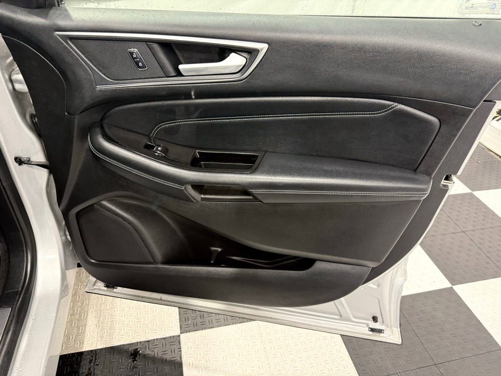 Used 2017 Ford Edge Titanium w/ Equipment Group 301A image 24