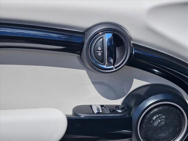 Used 2015 MINI Cooper S image 11