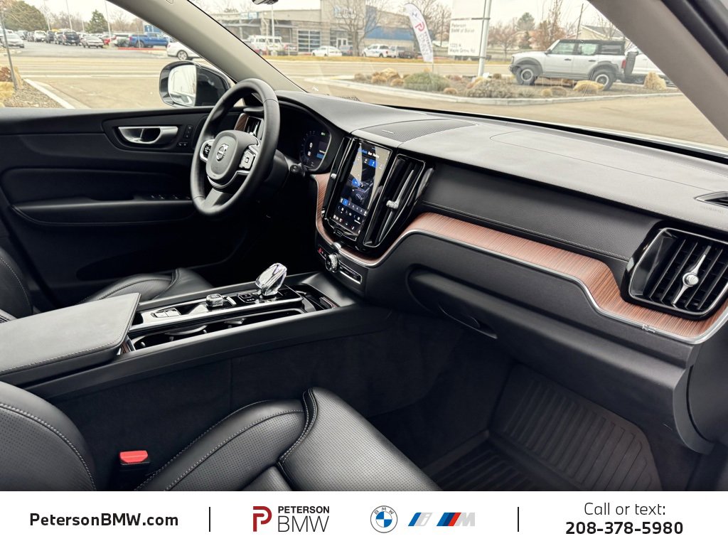Used 2024 Volvo XC60 B5 Ultimate w/ Protection Package Premier image 18