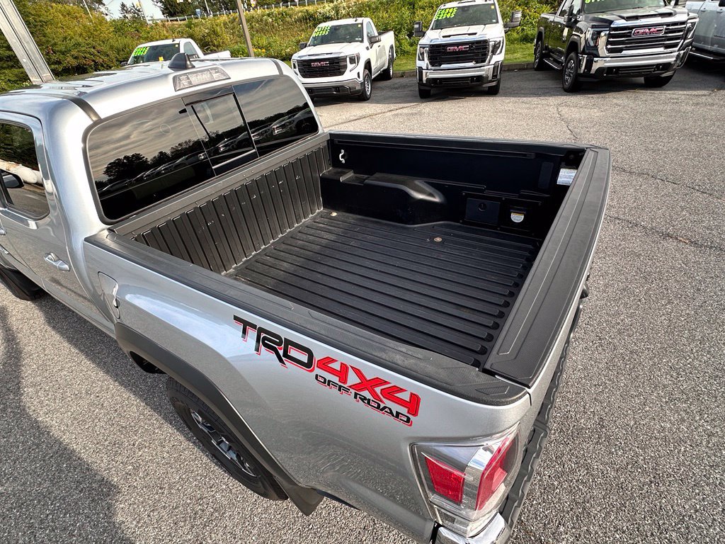 Used 2022 Toyota Tacoma TRD Off-Road AWD/4WD image 37