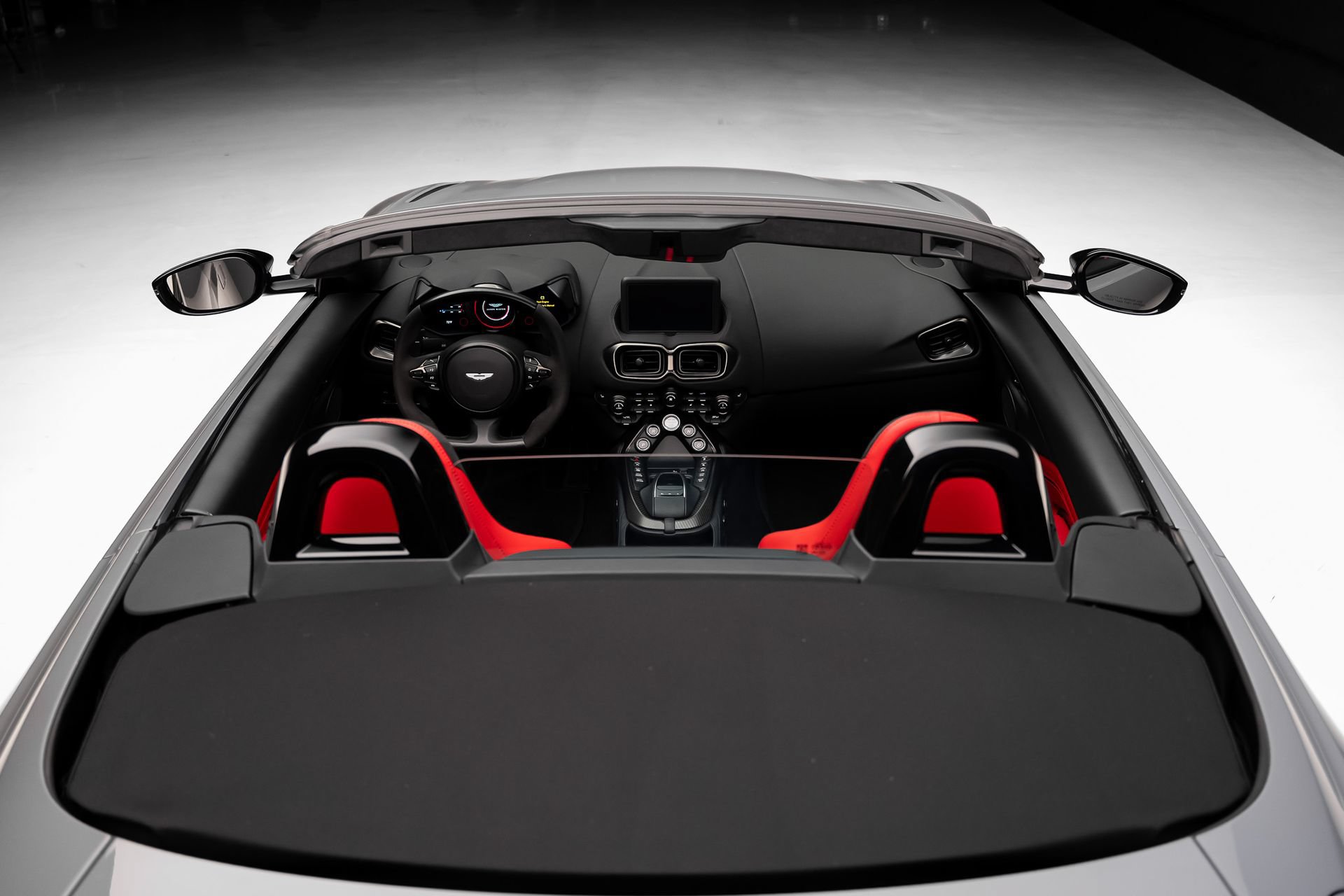 Used 2023 Aston Martin V8 Vantage Roadster RWD image 65