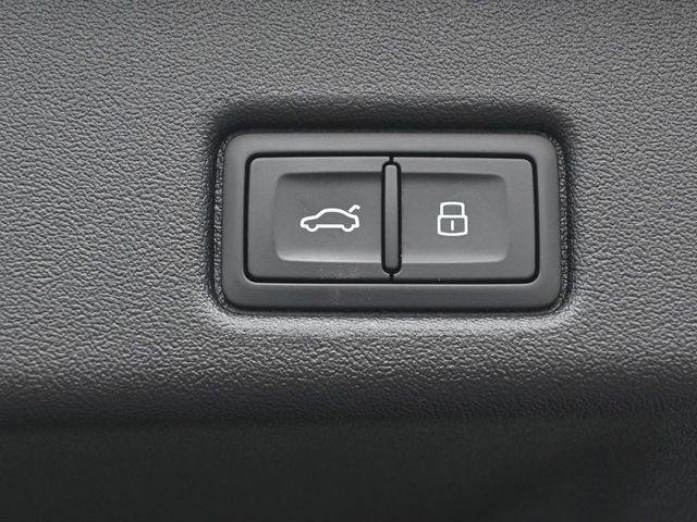 Certified 2025 Audi Q5 Premium w/ Convenience Package image 32