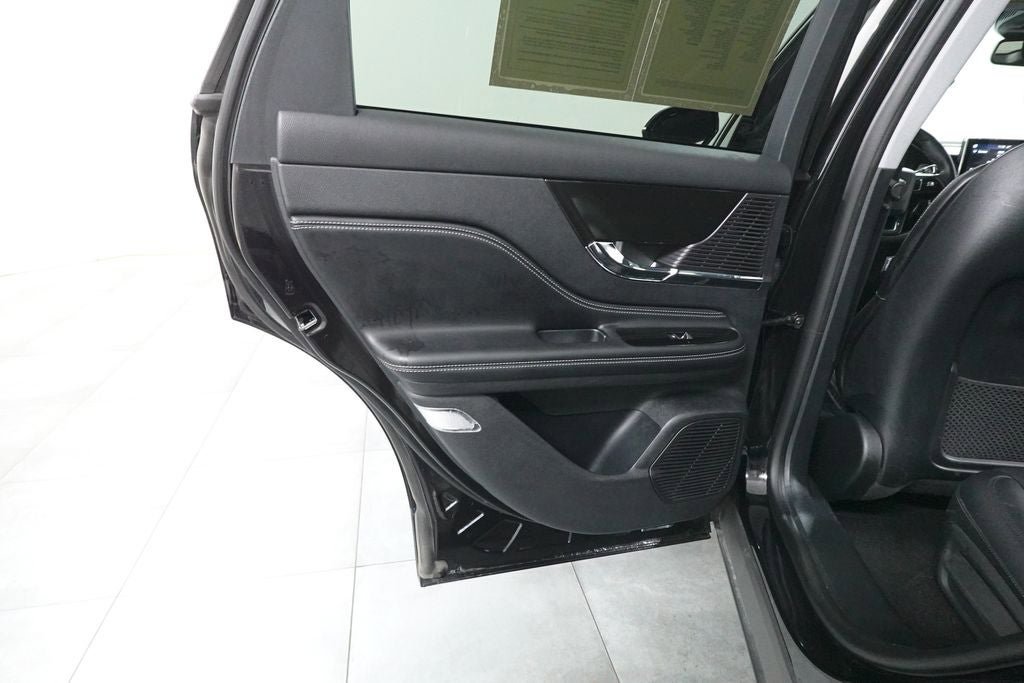 Used 2022 Lincoln Corsair AWD w/ Premium Package image 25