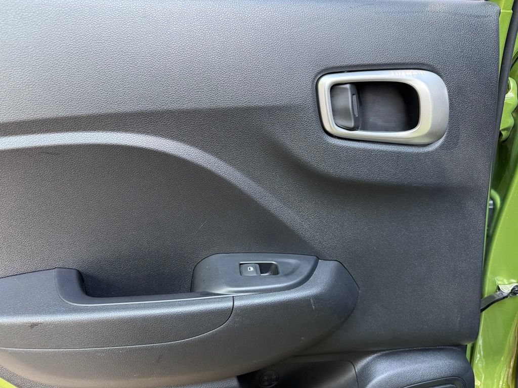 Used 2020 Hyundai Venue SE FWD image 31