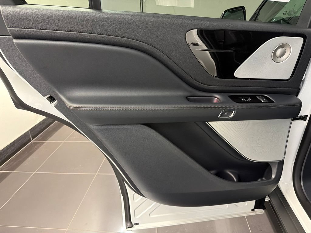 New 2026 Lincoln Aviator Reserve AWD/4WD image 36