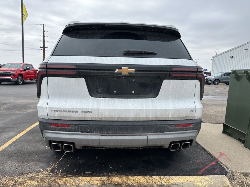 Used 2024 Chevrolet Traverse LT image 13
