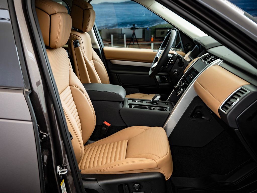 New 2026 Land Rover Discovery Limited Edition image 20