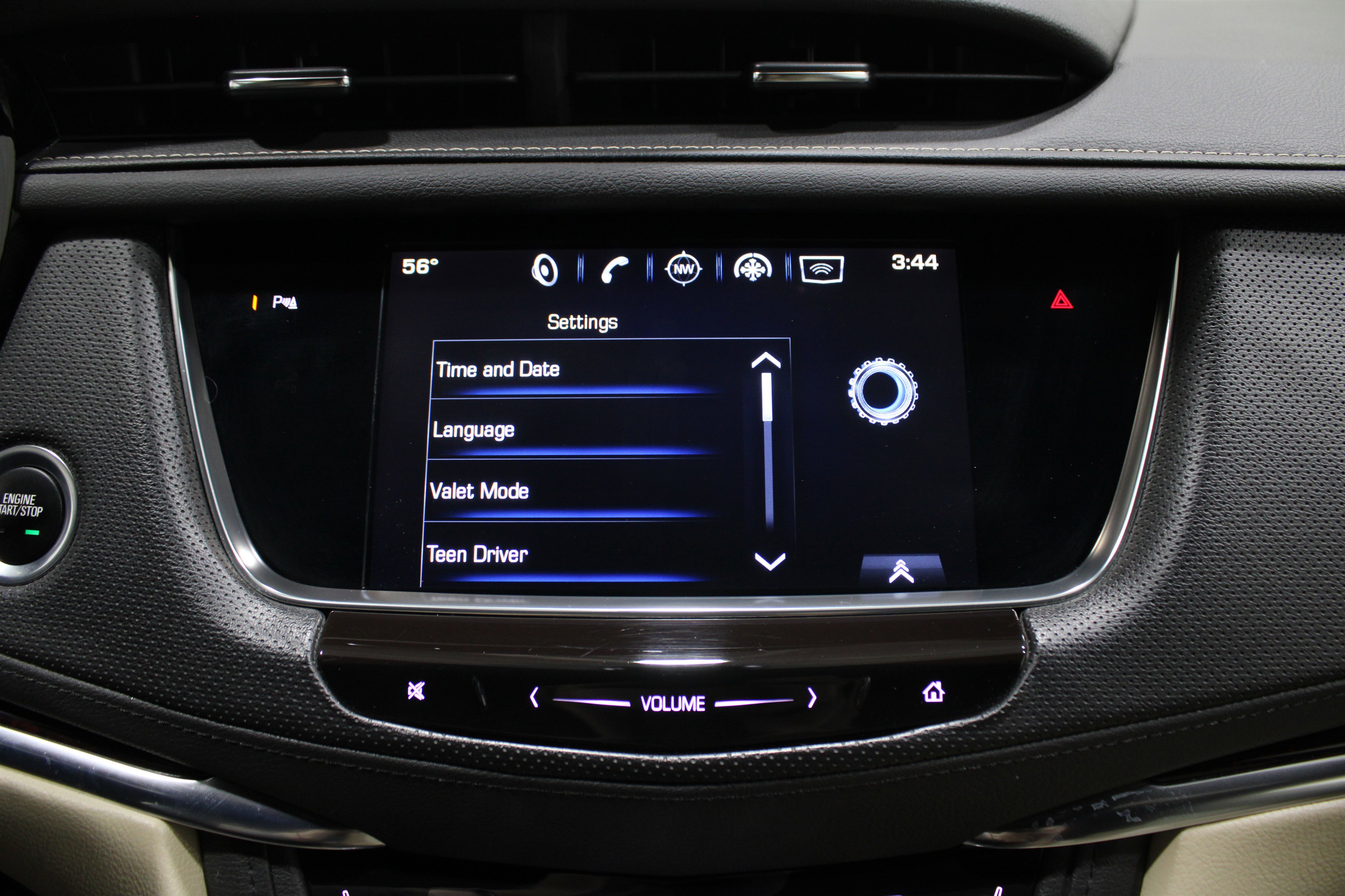 Used 2017 Cadillac XT5 Luxury w/ Driver Awareness Package image 18