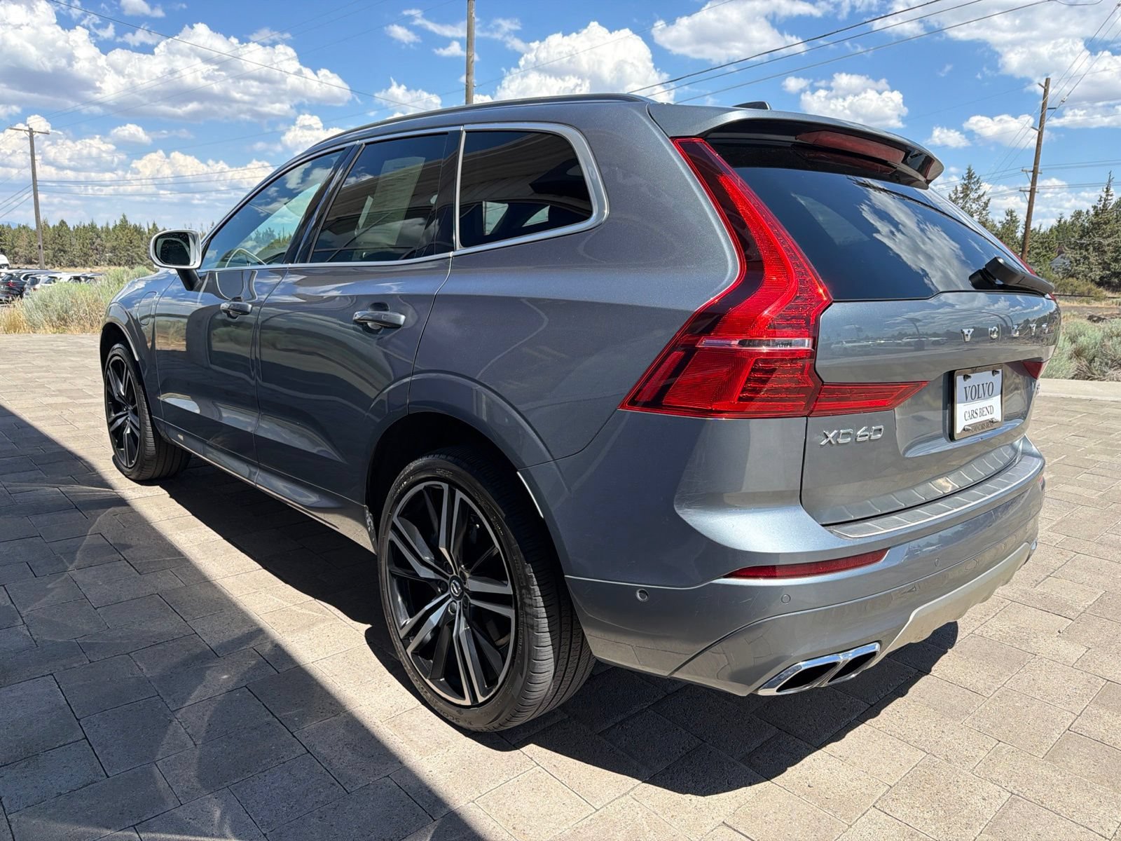 Used 2019 Volvo XC60 T8 R-Design w/ Advanced Package AWD/4WD image 5