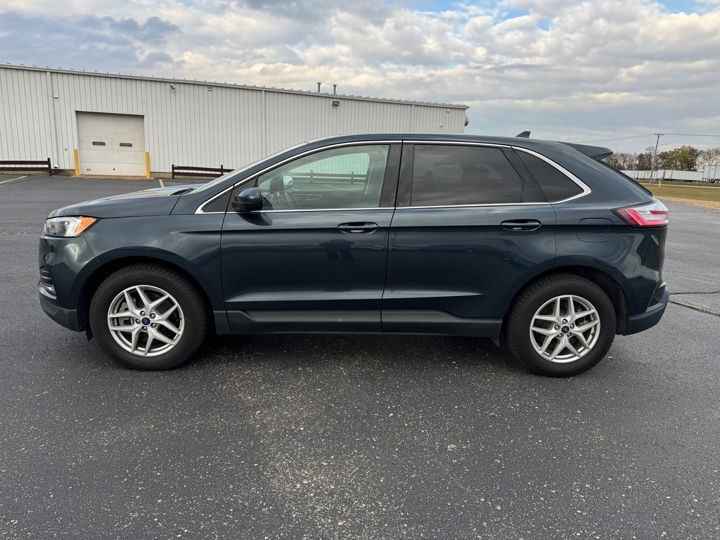 Used 2022 Ford Edge SEL image 2