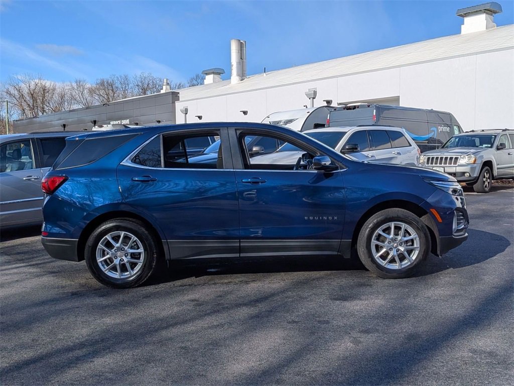 Used 2022 Chevrolet Equinox LT image 2