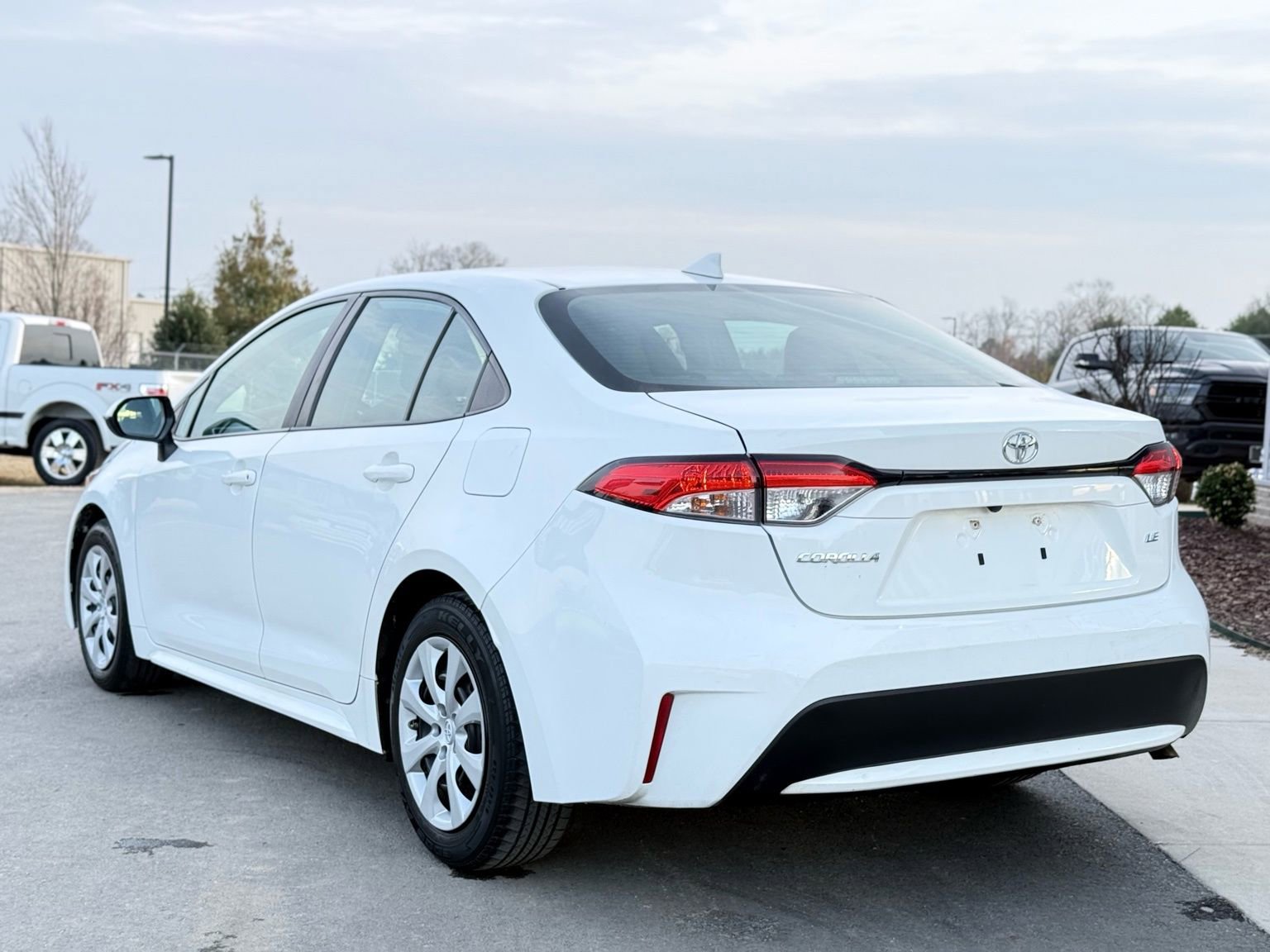 Used 2021 Toyota Corolla LE image 10