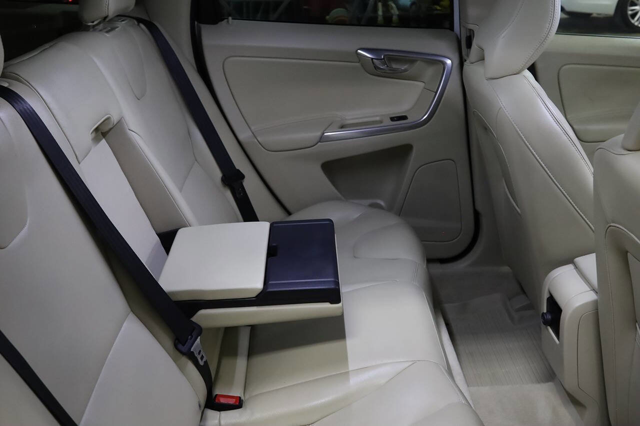 Used 2016 Volvo XC60 T5 Premier image 26