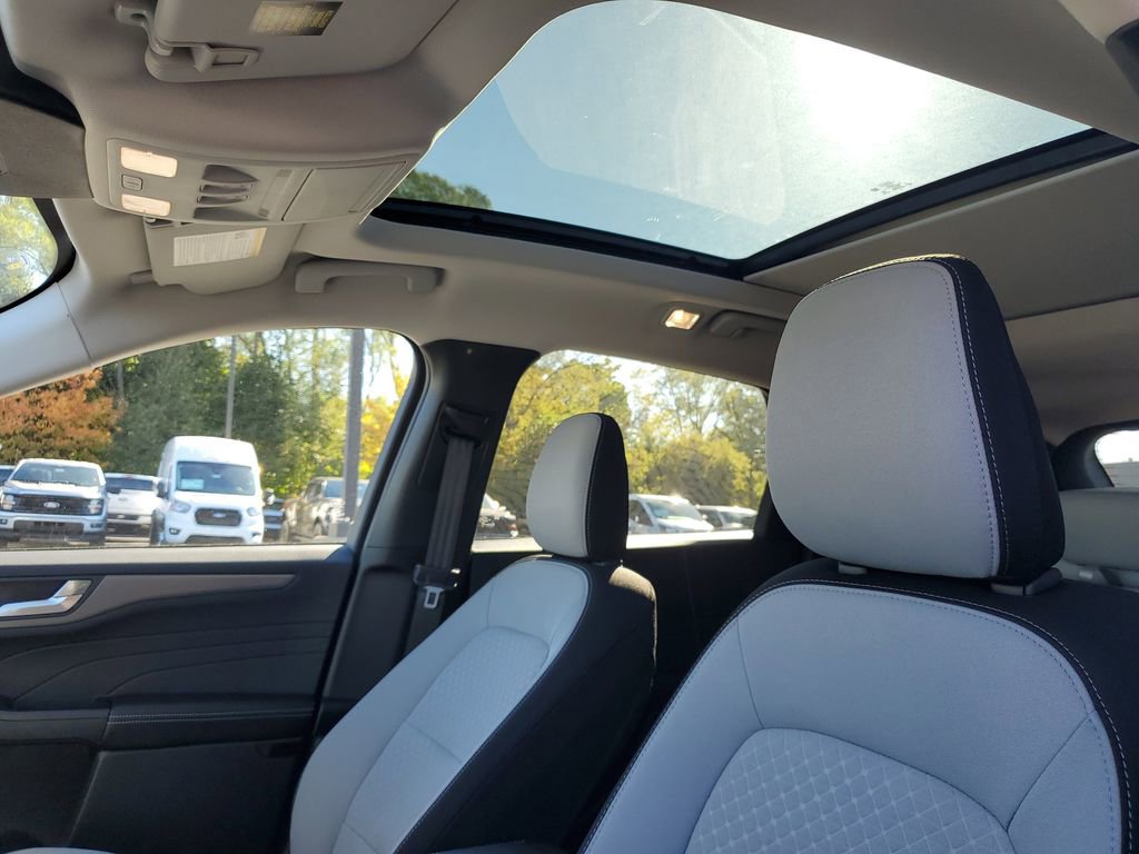 New 2026 Ford Escape Active w/ Active Premium Tech Pack image 8